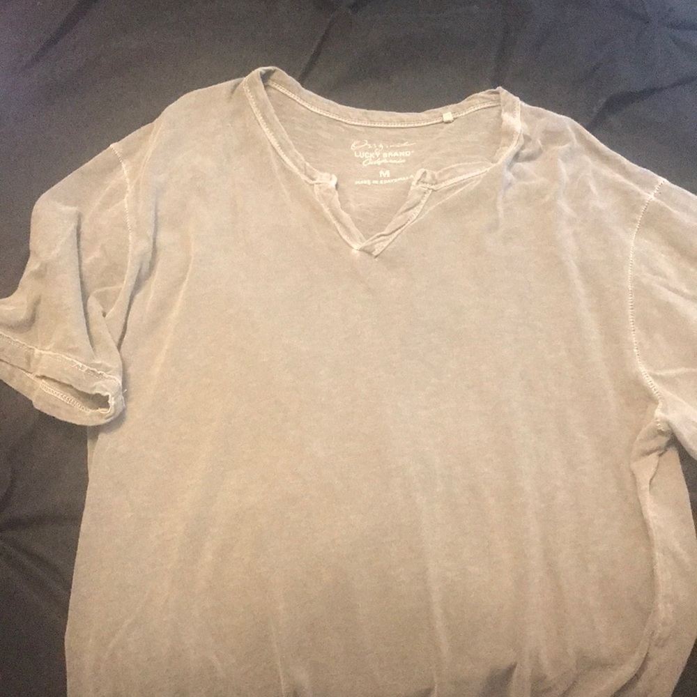 Men’s lucky brand T-shirt